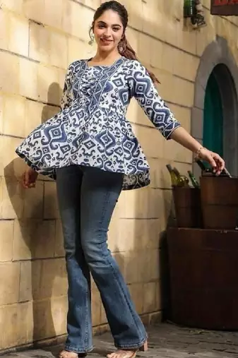 Women ethnic motifs printed indie prints kurta