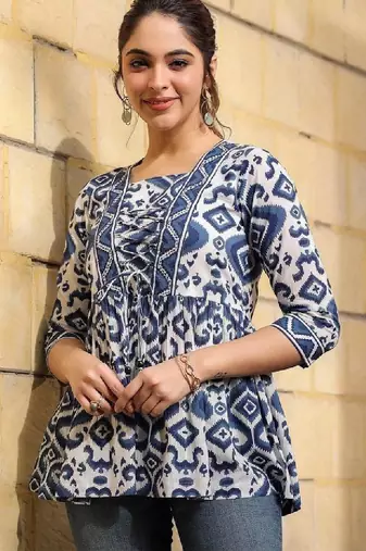 Women ethnic motifs printed indie prints kurta