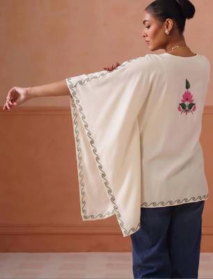 Women floral embroidered thread work floral kaftan kurta 4