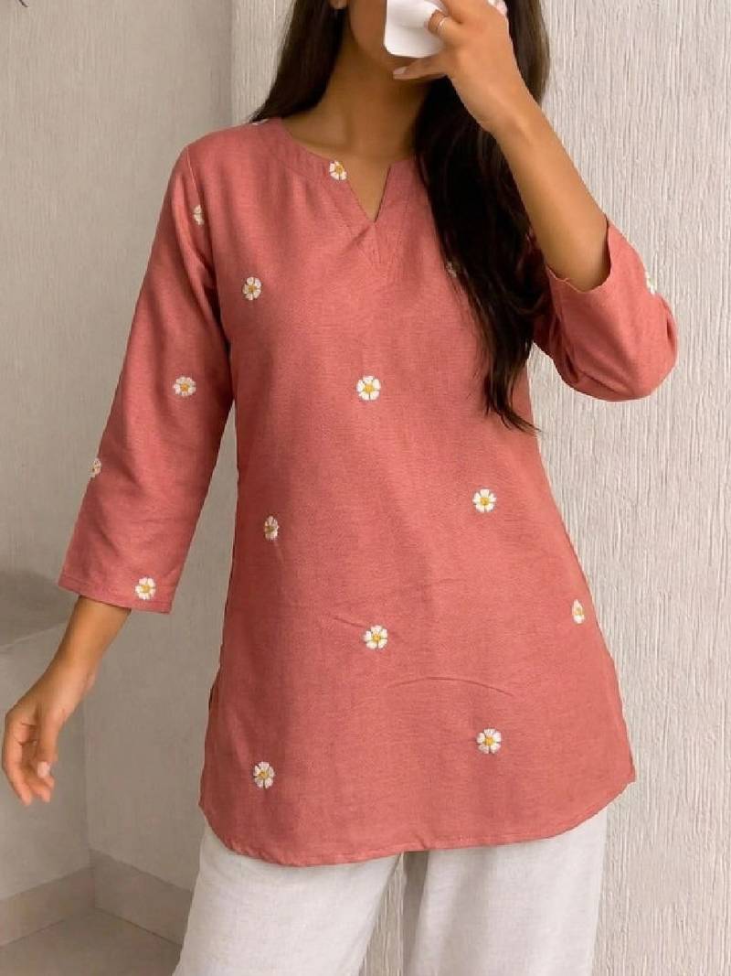 Women floral embroidered floral kurta