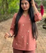 Women floral embroidered floral kurta