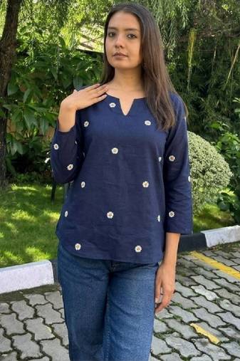 Women floral embroidered thread work floral kurta