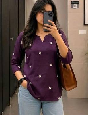Women floral embroidered floral kurta 1