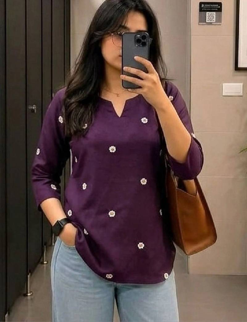 Women floral embroidered floral kurta