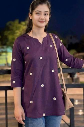 Women floral embroidered thread work floral kurta