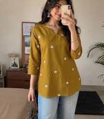Women floral embroidered thread work kurta