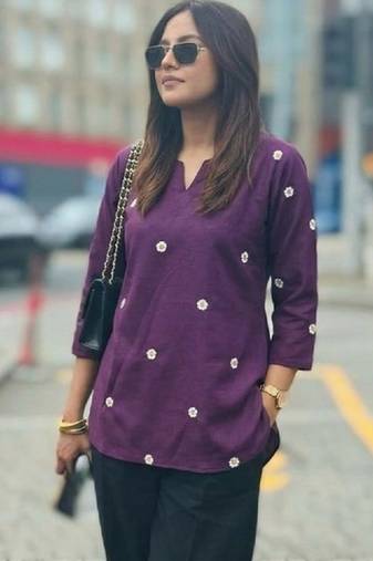Women floral embroidered floral kurta