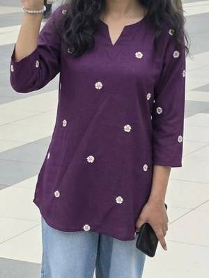 Women floral embroidered floral kurta 2