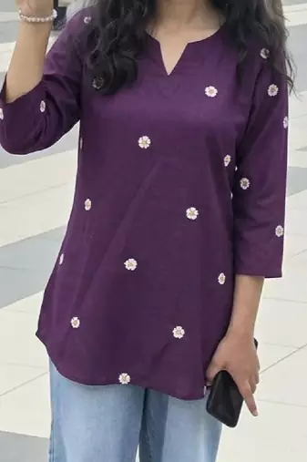 Women floral embroidered floral kurta