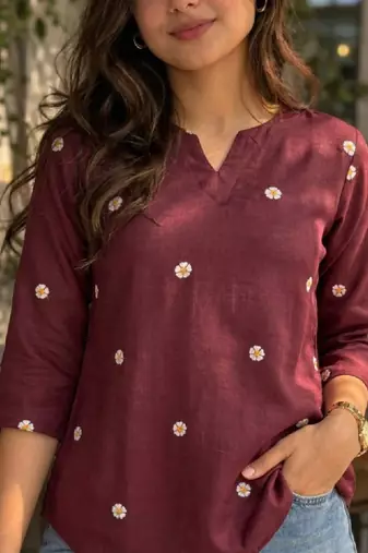Women floral embroidered floral kurta