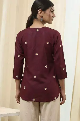 Women floral embroidered floral kurta