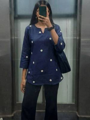 Women floral embroidered floral kurta 1