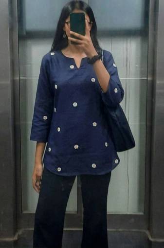 Women floral embroidered floral kurta