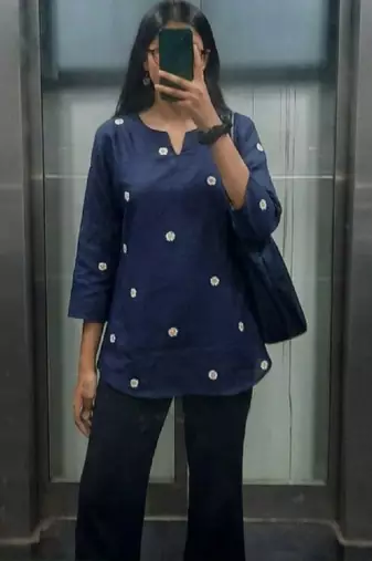 Women floral embroidered floral kurta