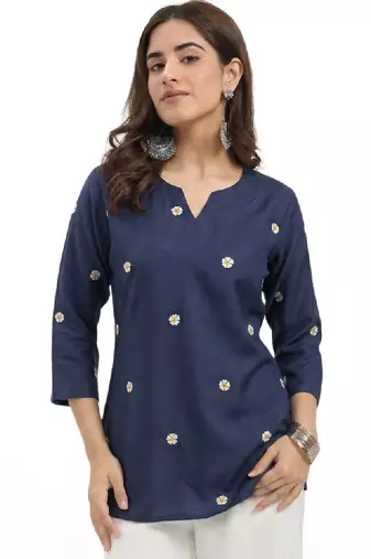 Women floral embroidered floral kurta