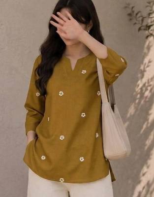 Women floral embroidered floral kurta 3