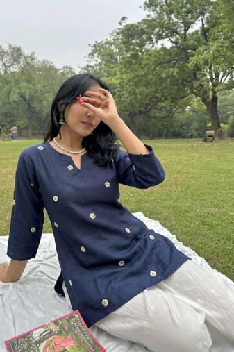 Women floral embroidered floral kurta