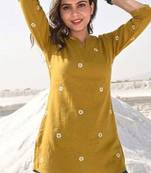 Women floral embroidered thread work kurta