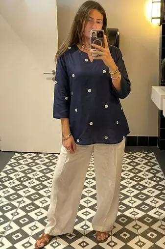 Women floral embroidered floral kurta