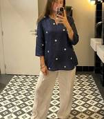 Women floral embroidered floral kurta