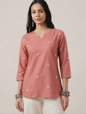 Women floral embroidered floral kurta 1