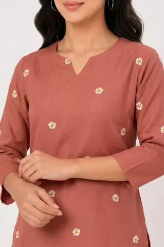 Women floral embroidered floral kurta