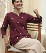 Women floral embroidered kurta