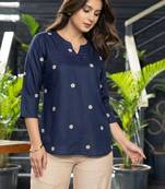 Women floral embroidered floral kurta