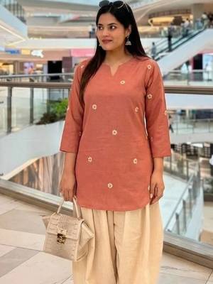 Women floral embroidered thread work floral kurta 1