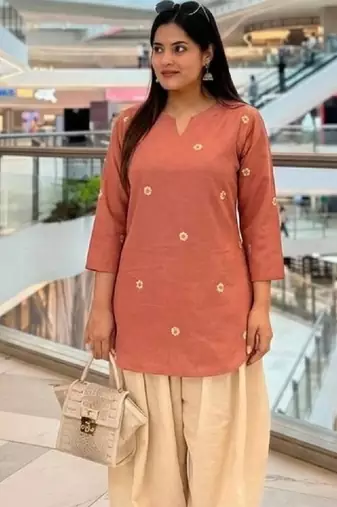 Women floral embroidered thread work floral kurta