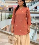 Women floral embroidered thread work floral kurta