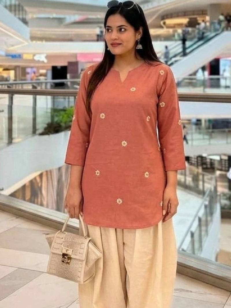 Women floral embroidered thread work floral kurta