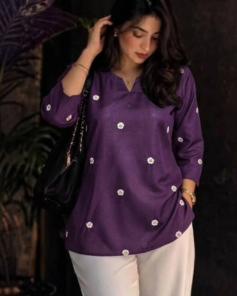 Women floral embroidered floral kurta