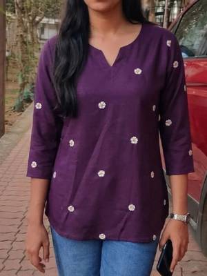 Women floral embroidered floral kurta 2