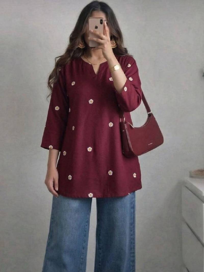 Women floral embroidered thread work kurta
