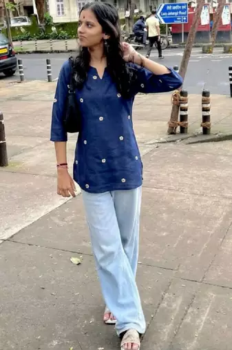 Women floral embroidered floral kurta
