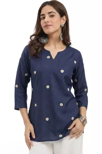 Women floral embroidered floral kurta