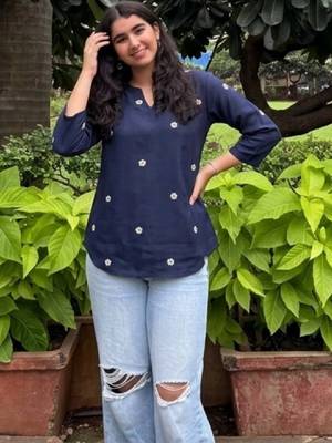 Women floral printed floral kurta 1