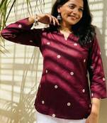 Women floral embroidered kurta