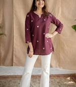 Women floral embroidered kurta