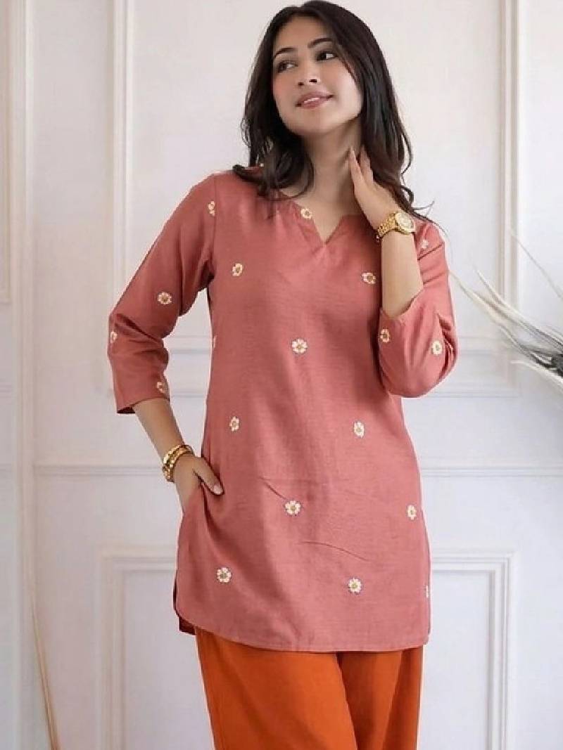 Women floral embroidered thread work floral kurta