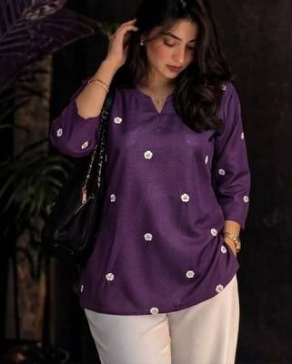 Women floral embroidered kurta 2