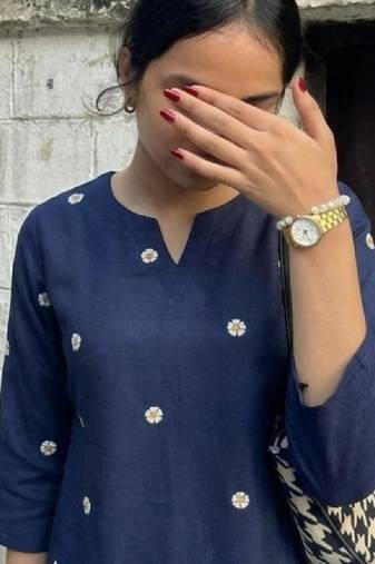 Women floral embroidered floral kurta