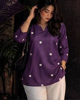Women floral embroidered floral kurta 1