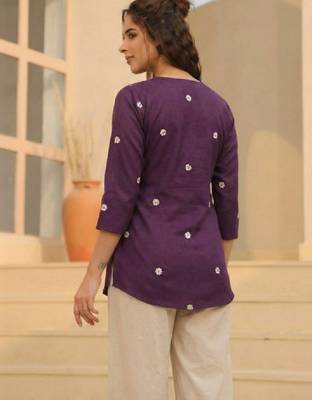 Women floral embroidered floral kurta 4