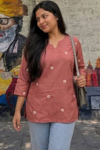 Women floral embroidered thread work floral kurta