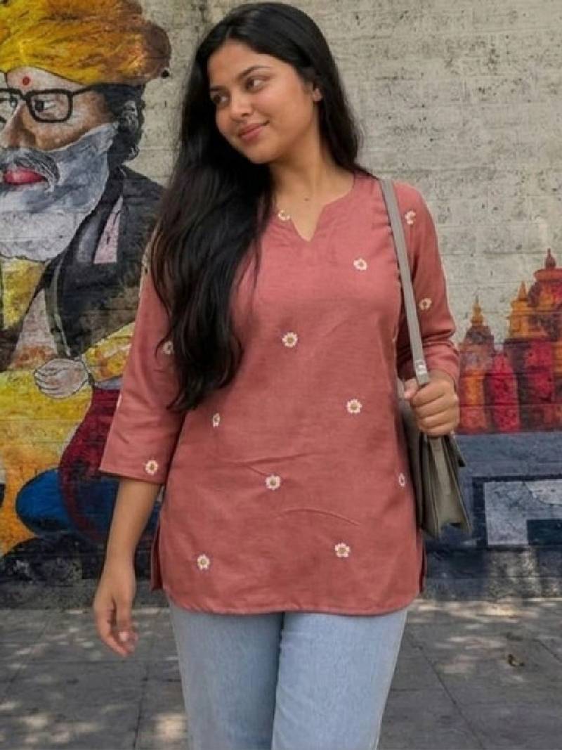 Women floral embroidered thread work floral kurta