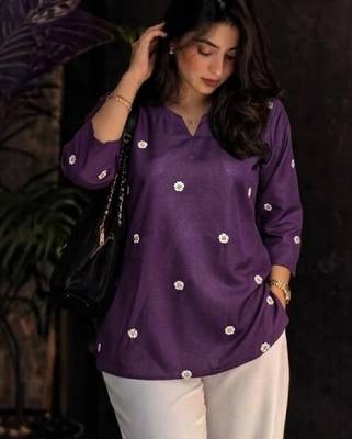 Women floral embroidered kurta 2