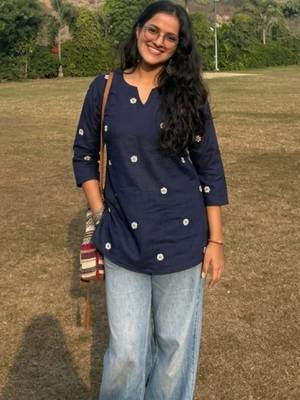 Women floral embroidered kurta 1