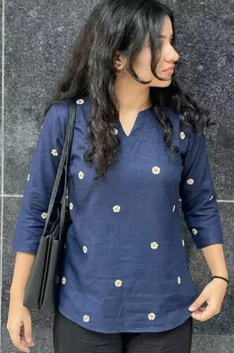 Women floral embroidered thread work floral kurta